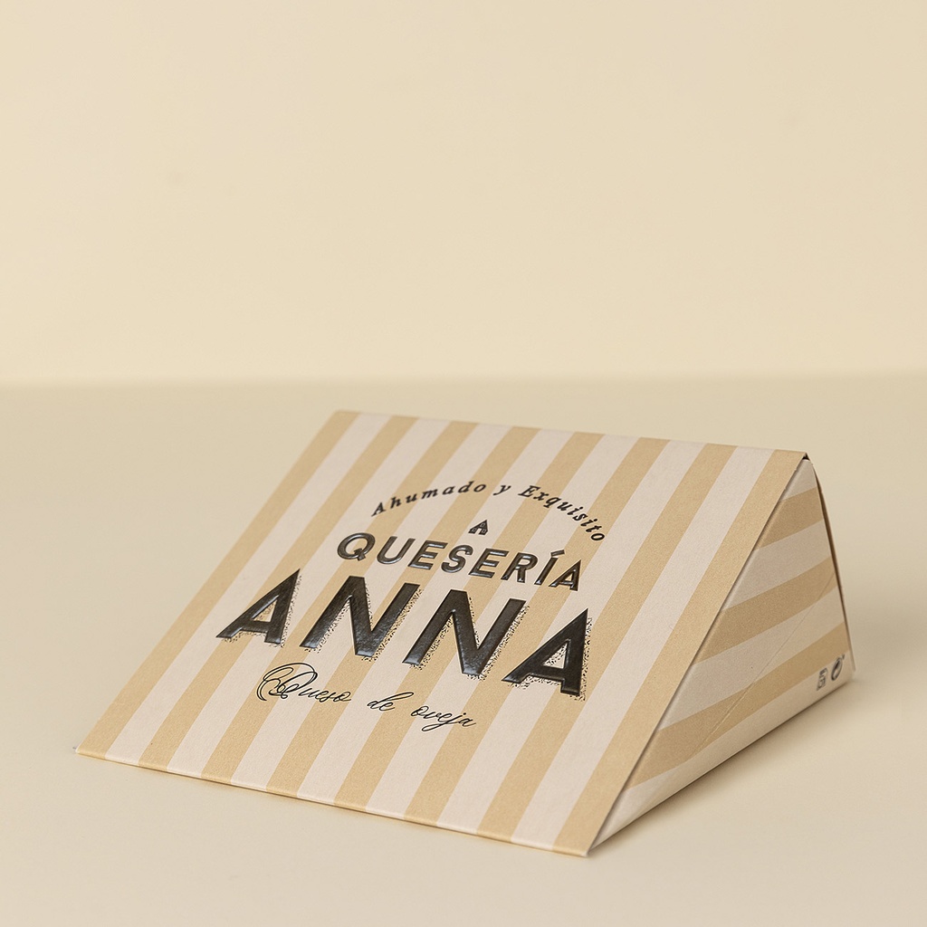 Cuña Queso 100 % Oveja Leche Cruda Ahumado 225 g aprox. QUESERÍA DE ANNA Estuchado