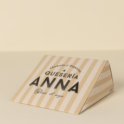 [9QOAA2E] Cuña Queso 100 % Oveja Leche Cruda Ahumado 225 g aprox. QUESERÍA DE ANNA Estuchado